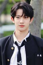 Heseung: a Rising Star in the K-Pop Scene